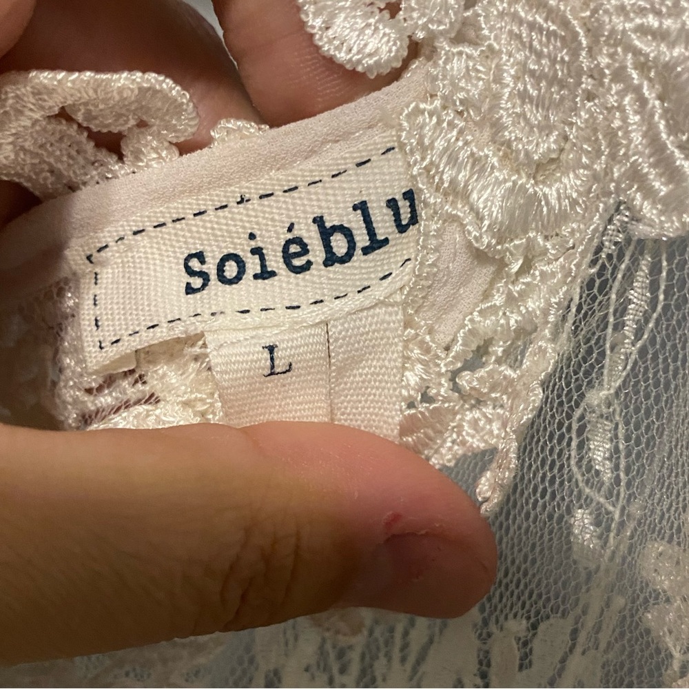 Brand new white, lace dress. Never worn! (Not right size) - Picture 5 of 5